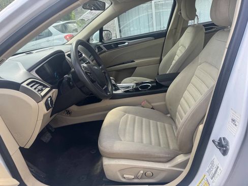 Used 2013 Ford Fusion SE FWD image 11