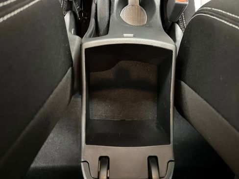 Used 2025 Hyundai Venue SEL image 35