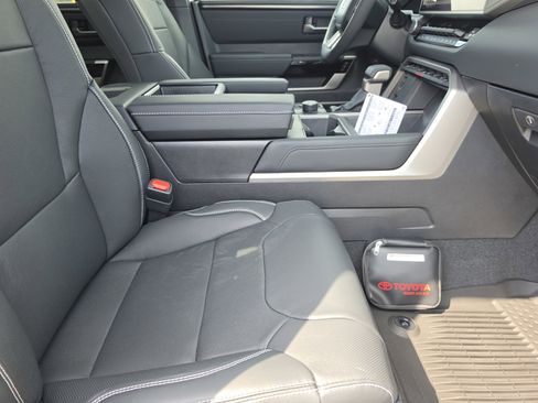 New 2026 Toyota Tundra Limited AWD/4WD image 12
