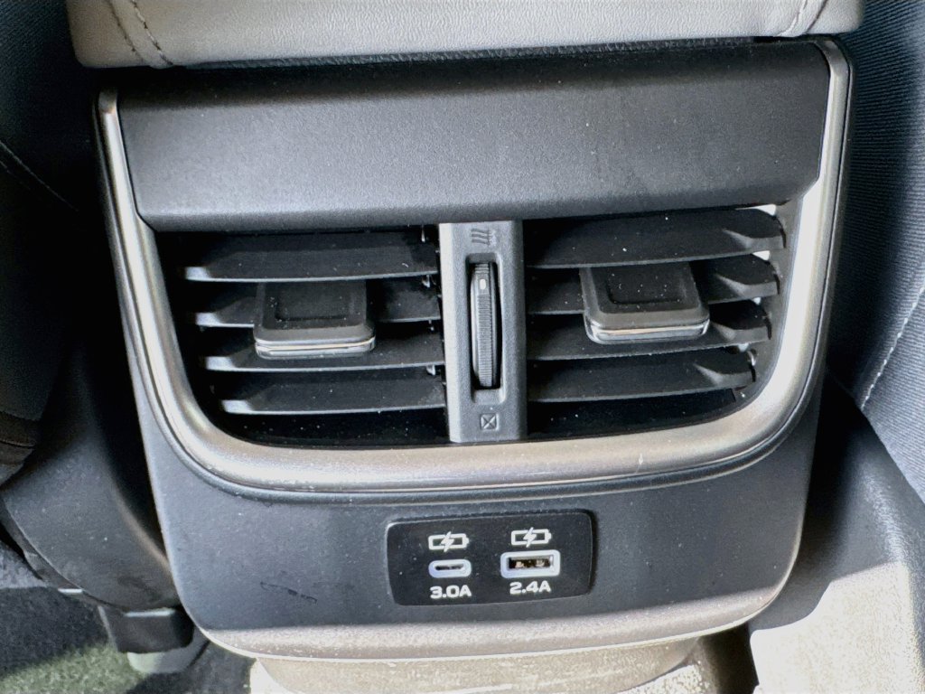 Used 2023 Subaru Outback Premium AWD/4WD image 29