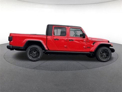 Certified 2024 Jeep Gladiator Sport image 6