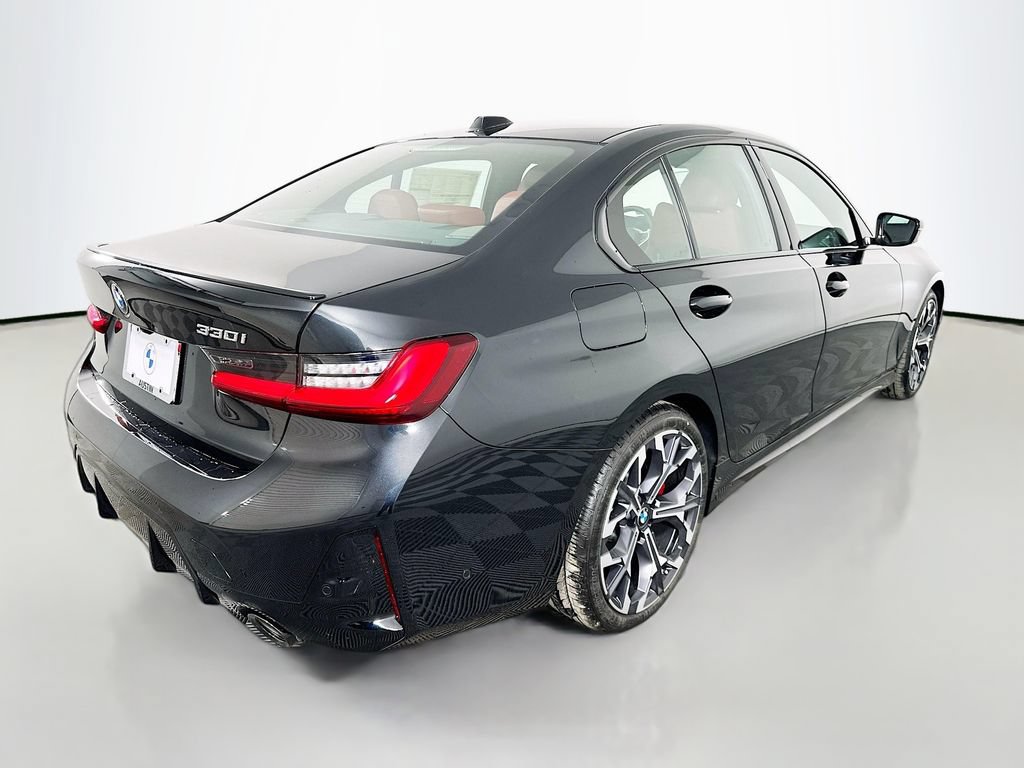 Used 2026 BMW 330i Sedan w/ M Sport Package RWD image 5