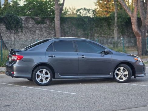 Used 2011 Toyota Corolla S image 7