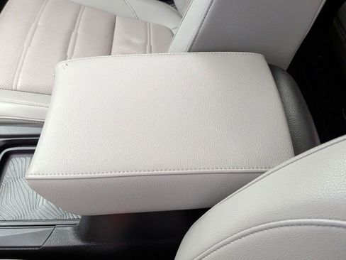 Used 2018 Honda CR-V Touring image 28