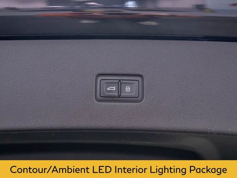 Used 2021 Audi Q8 Premium Plus w/ Premium Plus Package image 28