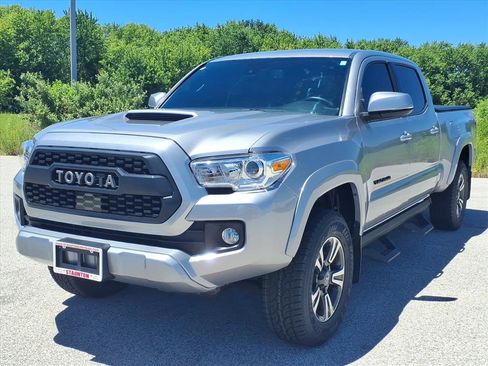Used 2019 Toyota Tacoma TRD Sport AWD/4WD image 28