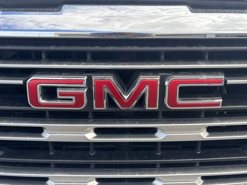 Used 2022 GMC Sierra 1500 SLE RWD image 9