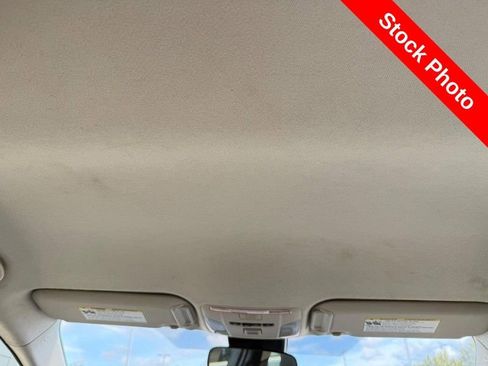 Used 2022 Toyota Corolla LE FWD image 15
