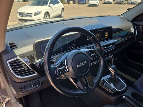 Used 2025 Kia Seltos S FWD image 10