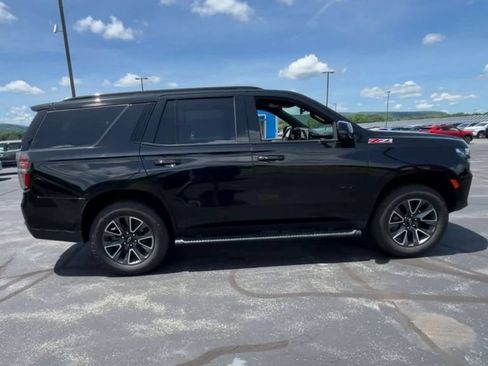 Used 2024 Chevrolet Tahoe Z71 w/ Luxury Package AWD/4WD image 9