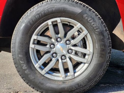 Used 2025 Chevrolet Colorado LT image 7