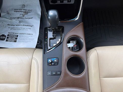 Used 2016 Toyota Avalon Limited w/ Toyota Safety Sense Package FWD image 27