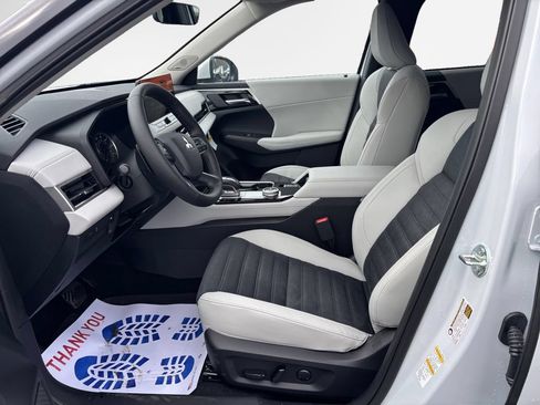 New 2026 Mitsubishi Outlander AWD image 12