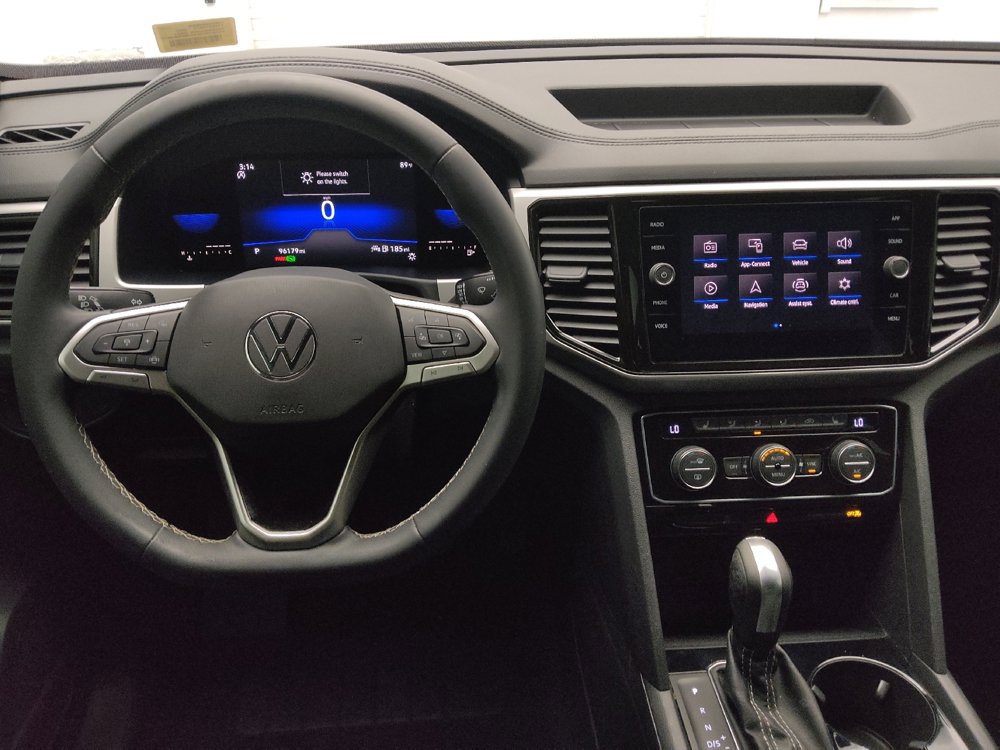 Used 2022 Volkswagen Atlas Cross Sport SE FWD image 22