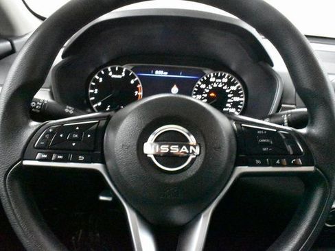 Used 2024 Nissan Altima 2.5 SV image 18