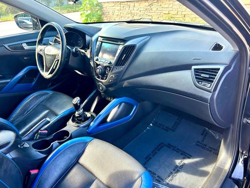Used 2013 Hyundai Veloster Turbo w/ Ultimate Pkg image 17