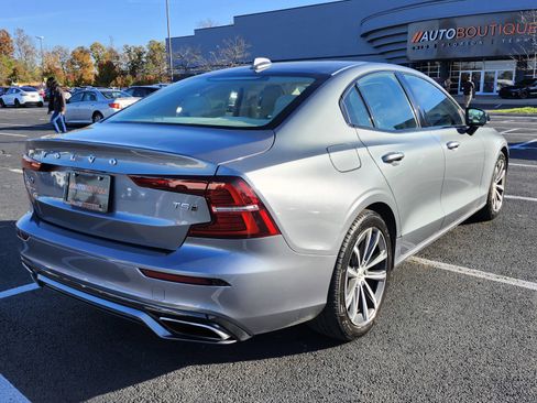 Used 2021 Volvo S60 T5 Momentum image 11