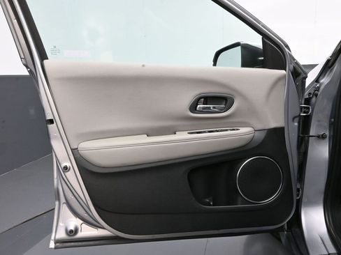 Certified 2017 Honda HR-V EX image 30