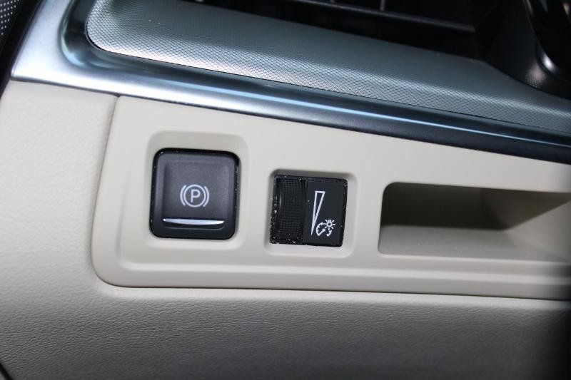 Used 2023 Cadillac XT5 Premium Luxury w/ LPO, Floor Liner Package AWD/4WD image 26