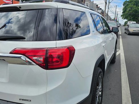 Used 2017 GMC Acadia SLT AWD/4WD image 3