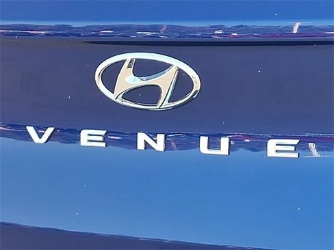 New 2025 Hyundai Venue SEL image 6