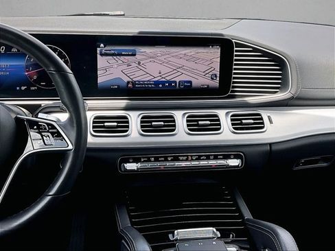 Used 2025 Mercedes-Benz GLS 450 4MATIC image 8