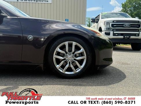 Used 2010 Nissan 370Z Touring RWD image 21