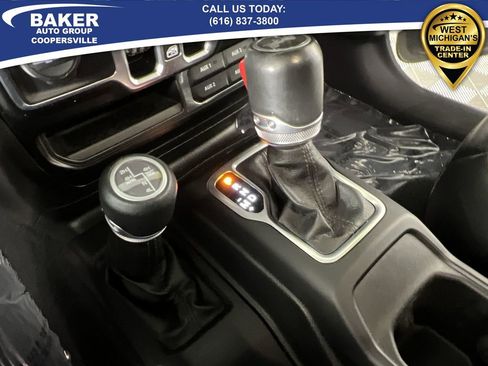 Used 2020 Jeep Wrangler Unlimited Sahara image 15