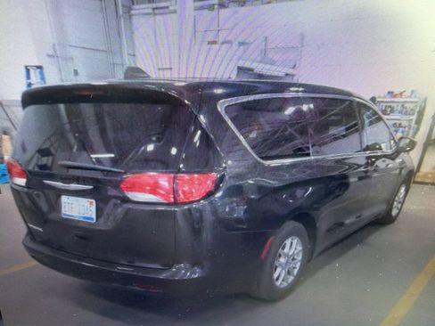 Used 2023 Chrysler Voyager LX FWD image 2