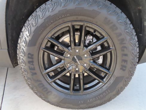 Used 2024 Chevrolet Traverse Z71 w/ Enhanced Driving Package image 11