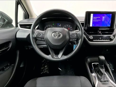 Used 2025 Toyota Corolla LE image 6