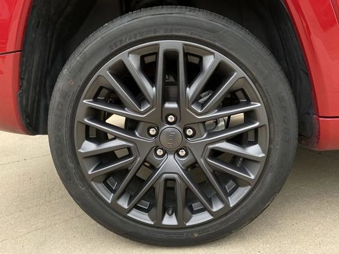 Used 2023 Jeep Compass Limited image 4