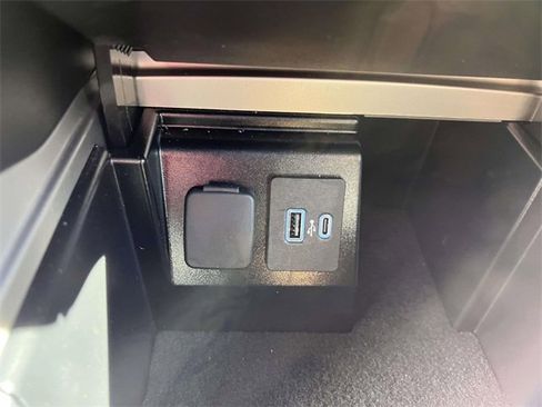 Used 2022 Ford Explorer ST w/ Equipment Group 401A image 24