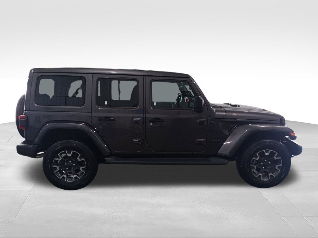 Used 2025 Jeep Wrangler Unlimited Sahara w/ Technology Group AWD/4WD image 7