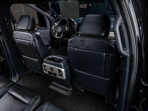Used 2022 Ford F250 Lariat w/ Black Appearance Package AWD/4WD image 32