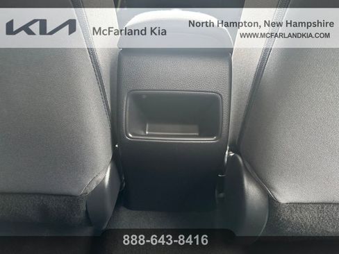 Used 2022 Toyota Corolla LE FWD image 19