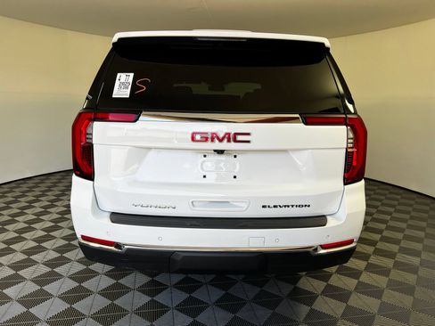 Used 2025 GMC Yukon Elevation AWD/4WD image 6