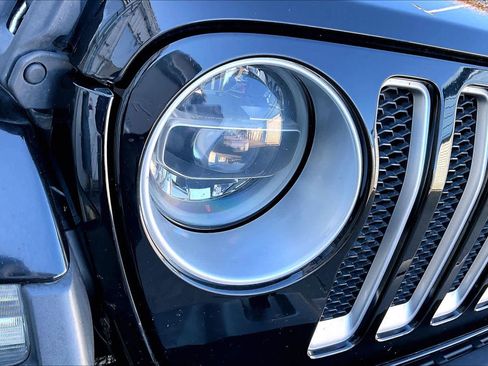 Used 2019 Jeep Wrangler Unlimited Sahara image 25