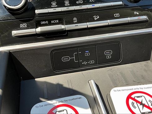 Used 2025 Hyundai Santa Fe SE image 31