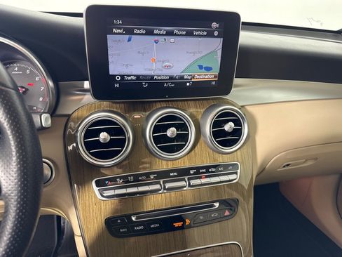 Used 2018 Mercedes-Benz GLC 300 w/ Multimedia Package image 16