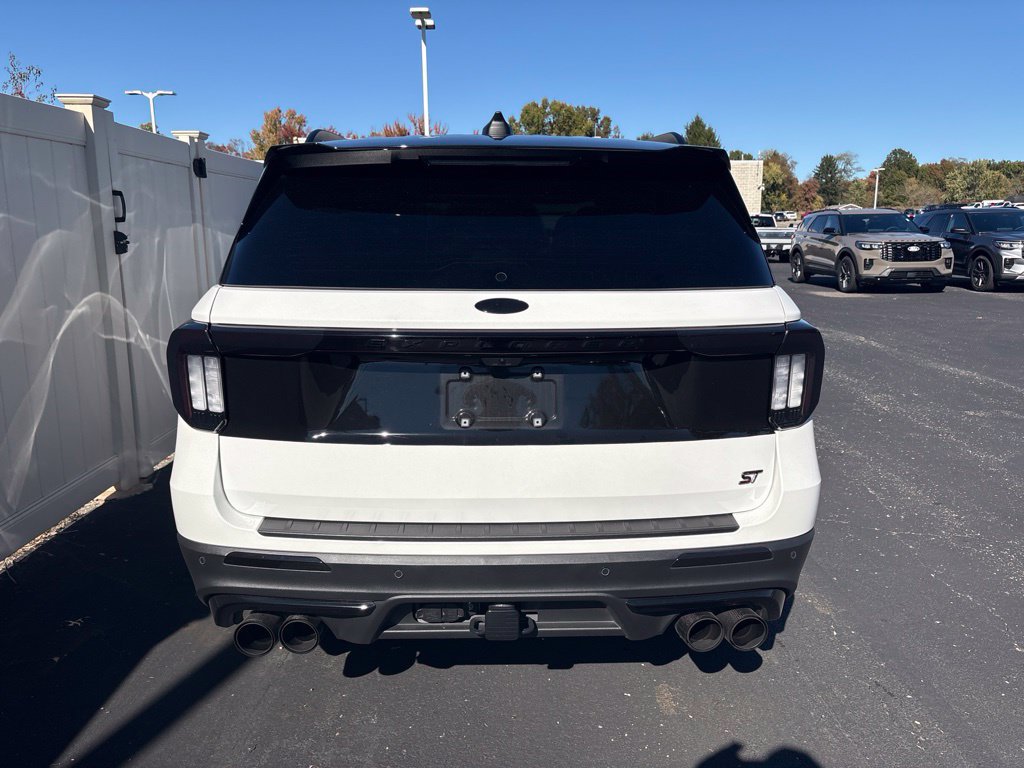 Used 2026 Ford Explorer ST w/ Sun And Sound Package AWD/4WD image 4