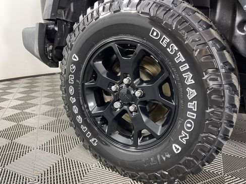 Used 2023 Jeep Wrangler Willys image 12