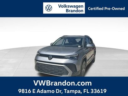 Used 2025 Volkswagen Taos SE w/ Panoramic Sunroof Package