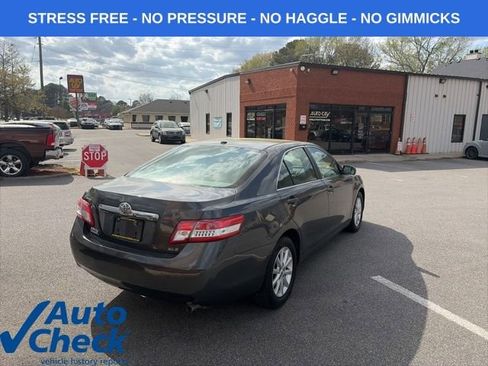 Used 2011 Toyota Camry XLE w/ XLE Extra-Value Pkg #2 FWD image 24