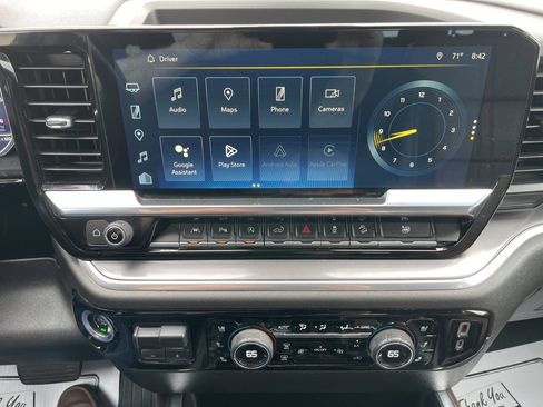 Used 2023 Chevrolet Silverado 1500 High Country w/ Technology Package image 9