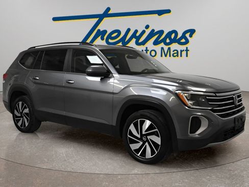 Used 2024 Volkswagen Atlas SE FWD image 1