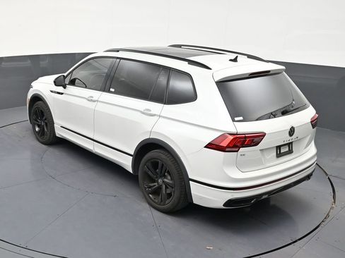 Used 2024 Volkswagen Tiguan SE R-Line FWD image 12