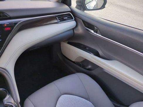 Used 2020 Toyota Camry LE image 16