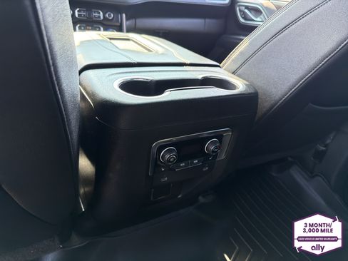 Used 2023 Chevrolet Suburban High Country AWD/4WD image 14