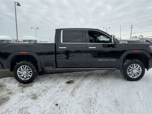 Used 2022 GMC Sierra 3500 Denali w/ Denali Ultimate Package image 9